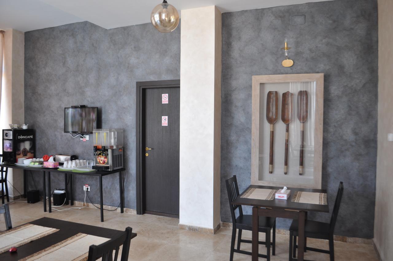 Sara Hotel Vama Veche Ngoại thất bức ảnh